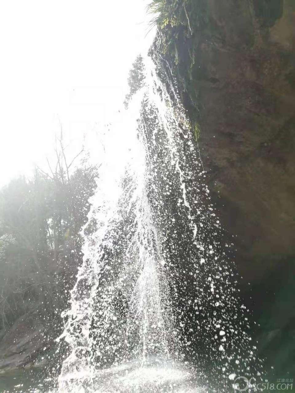 奇波雷墨西哥烧烤涨3.23% 股价突破2400美元大关