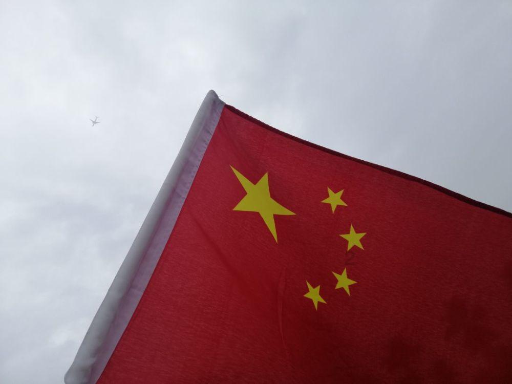 你能接受你的女朋友有异性知己吗?红迪网平台-多元化交流与分享的社区
